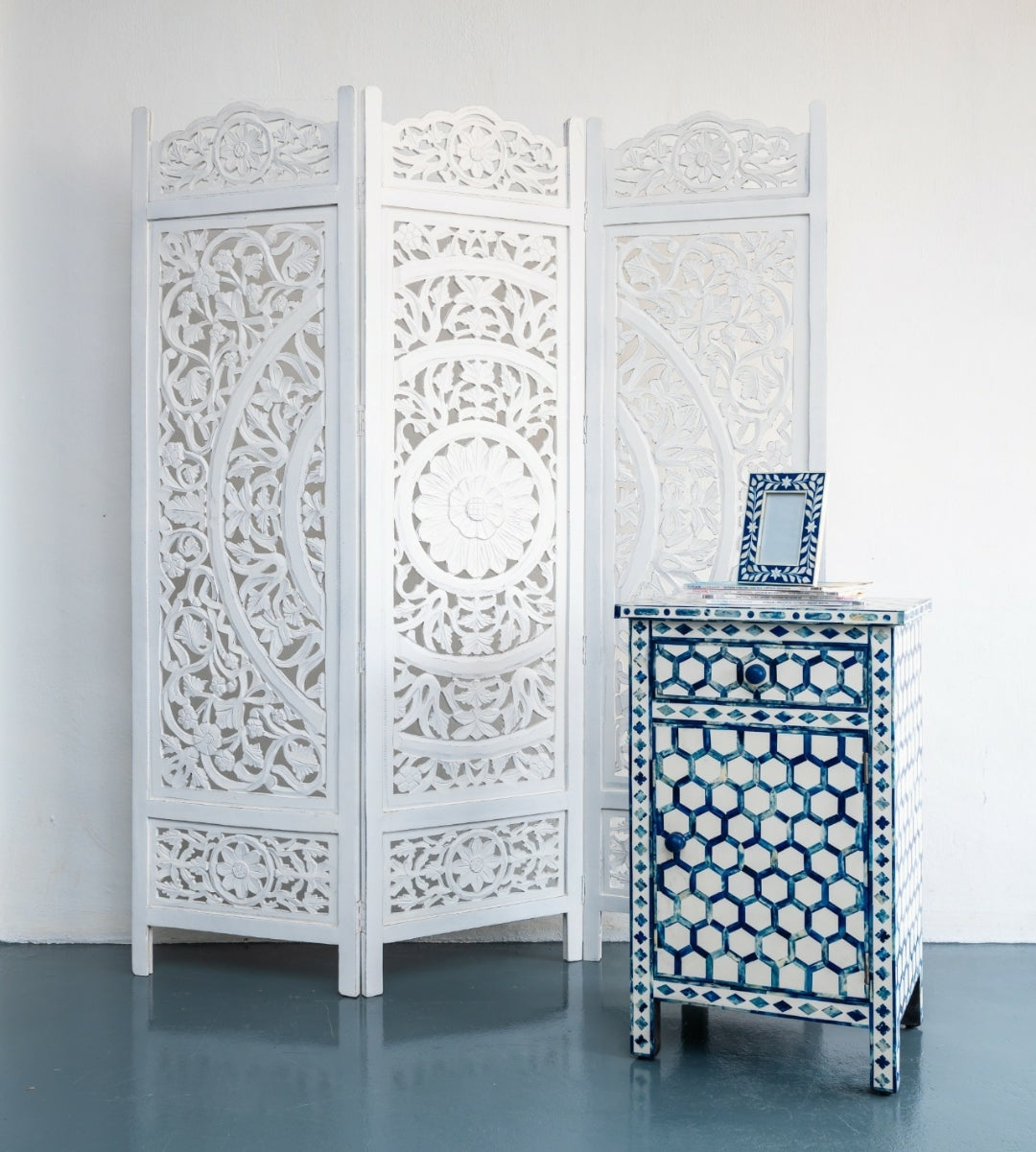 Yenfer Carved Room Divider