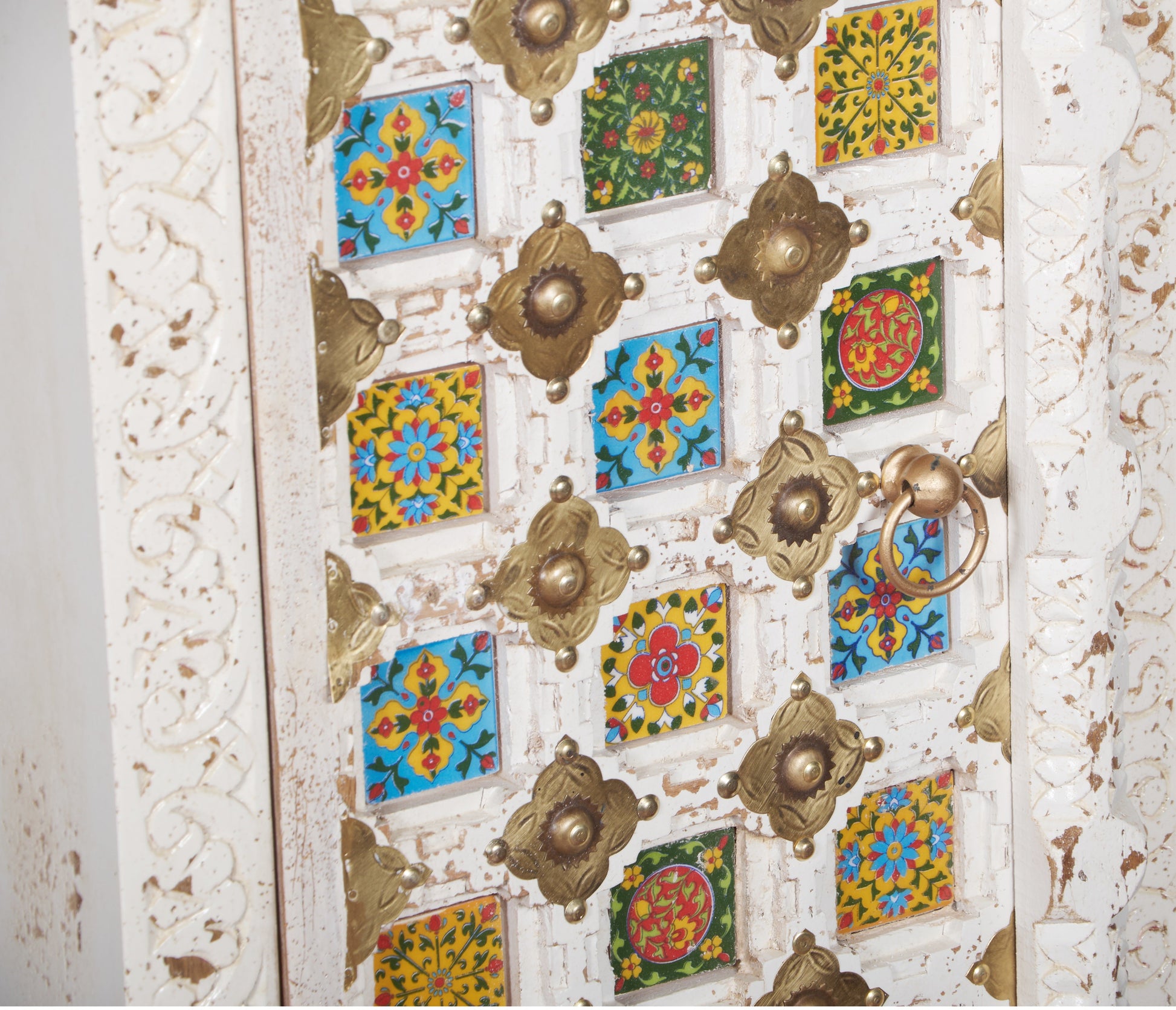 Lizy Hand Carved Amirah