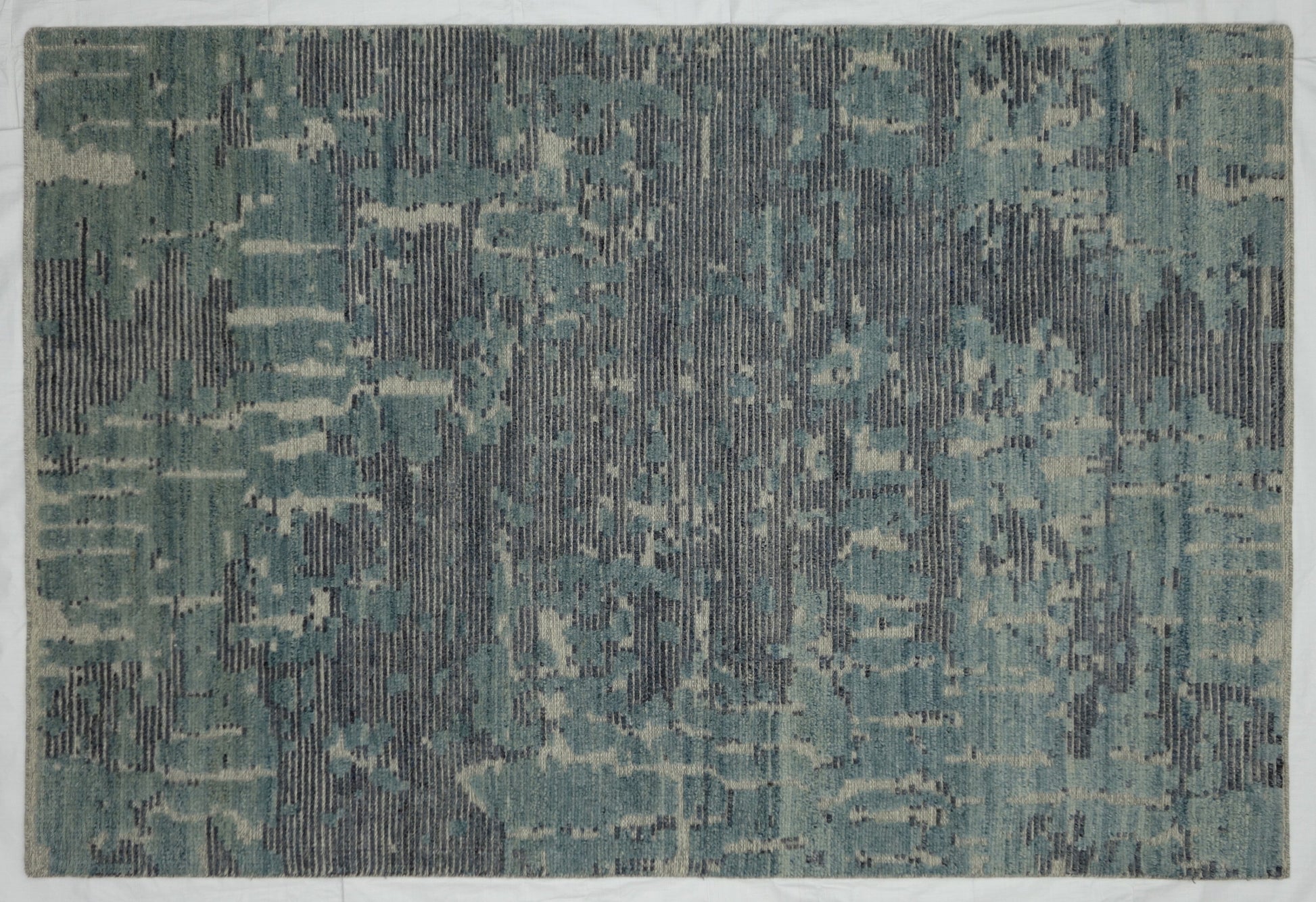 Ava Hand Made Woolen Rug